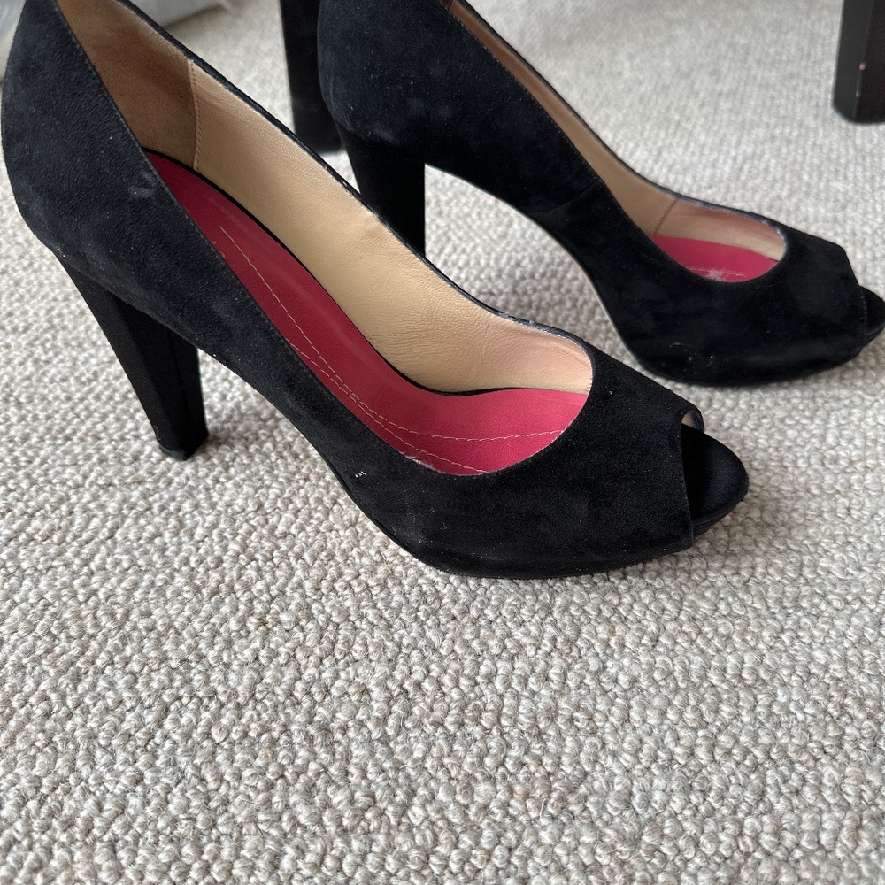 Black open toe pumps